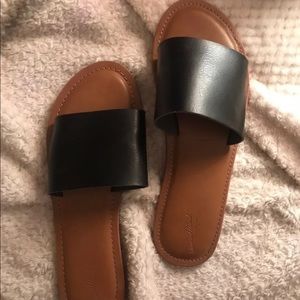 Universal Thread slide sandals